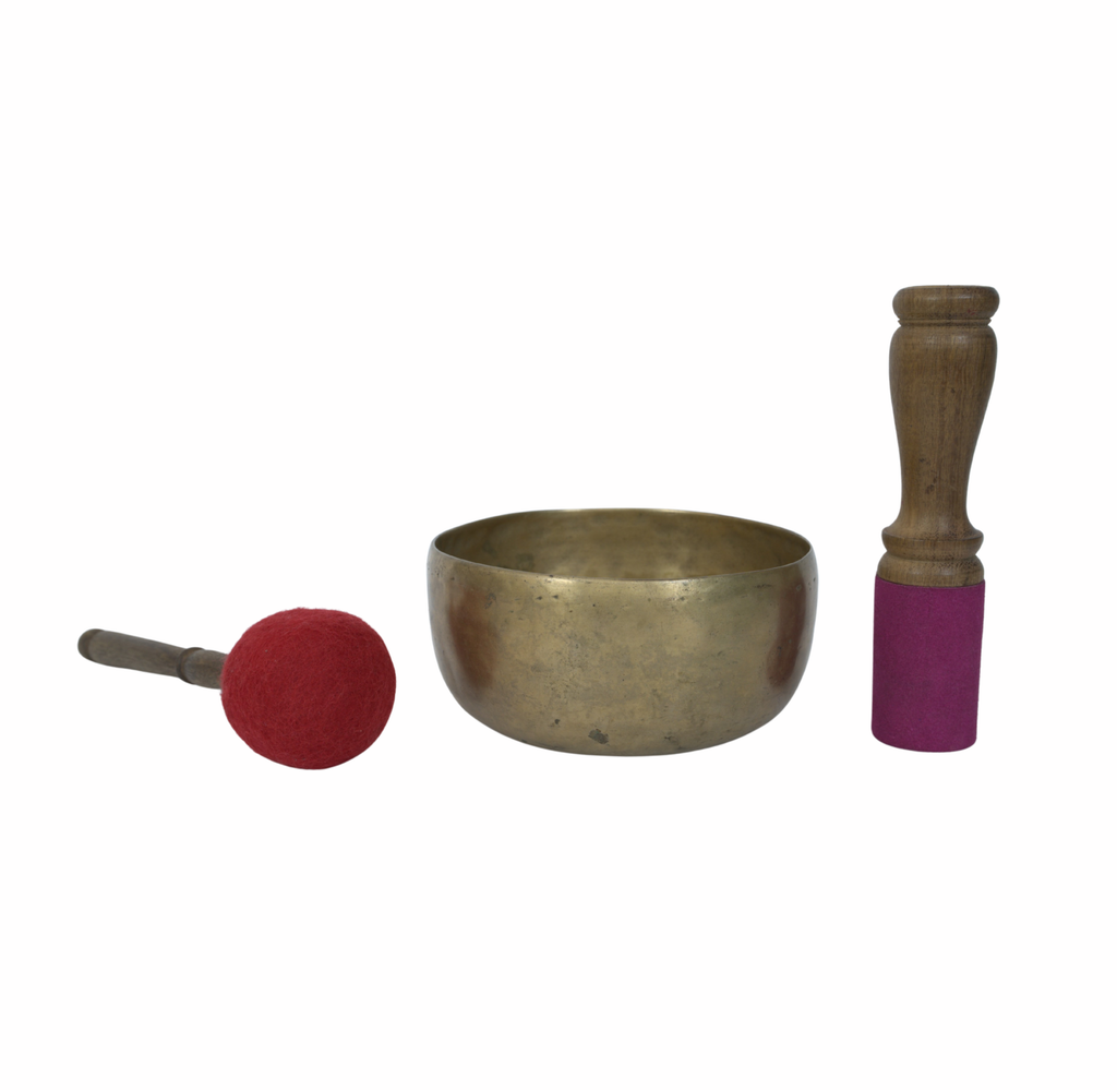 Handmade Thadobati Singing Bowl from Nepal – Deep Sound for Healing & Meditation